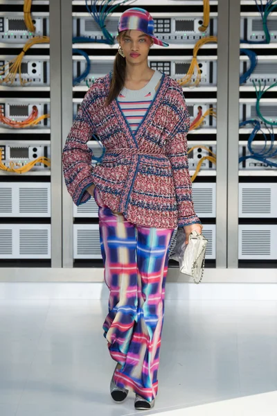 Look 53